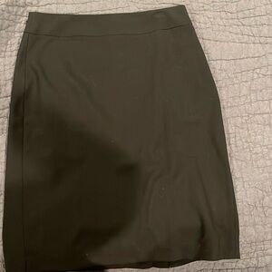 Banana Republic skirt in black size 4